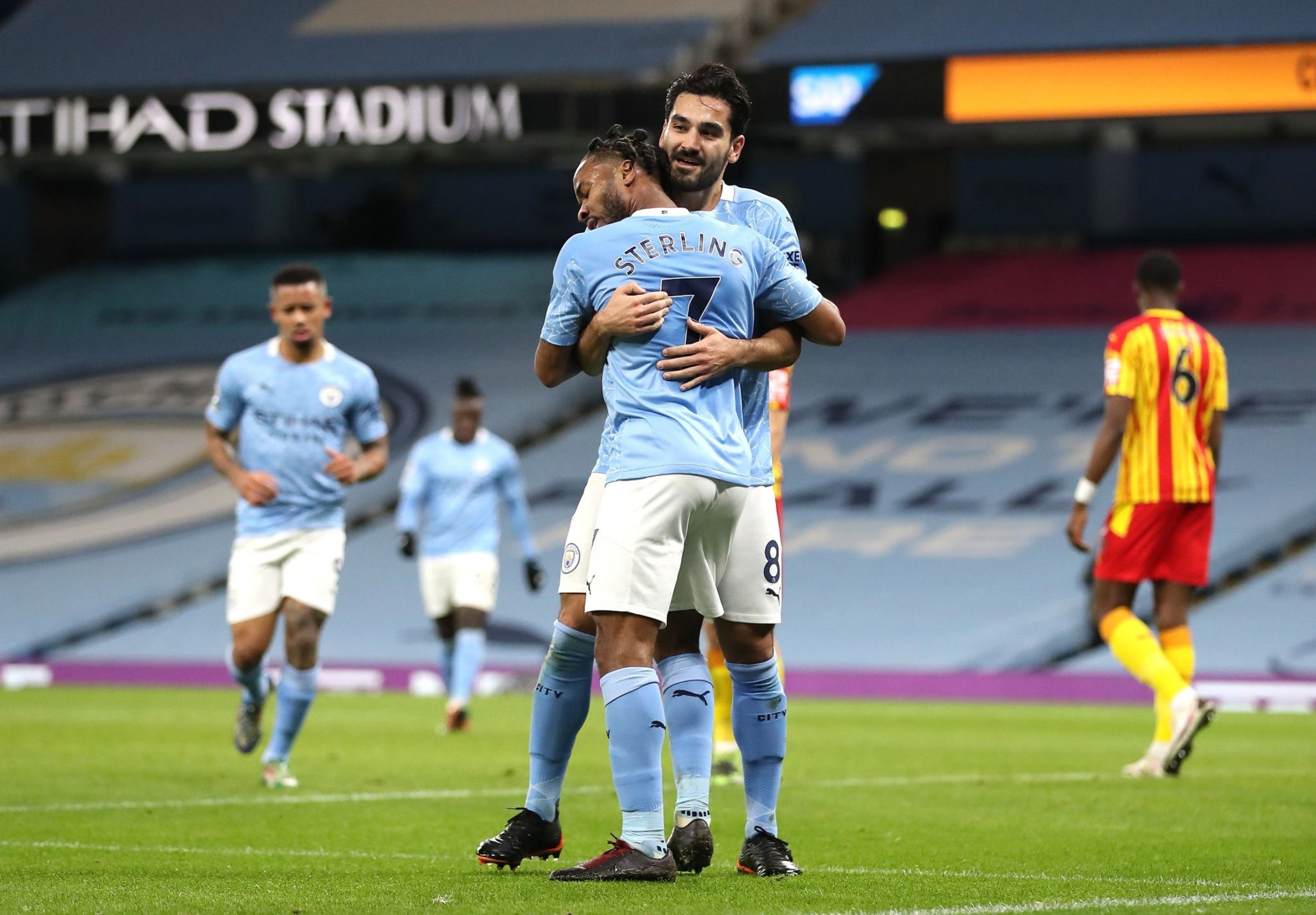 足坛冉冉升 足坛冉冉升